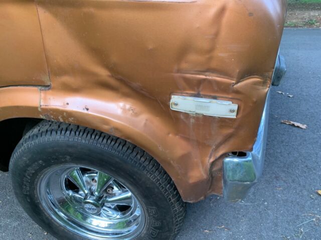 Dodge B200 Van 1977 image number 3