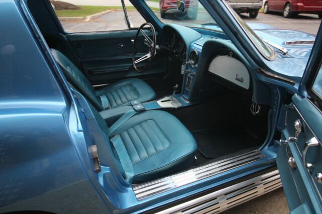 Chevrolet Corvette 1966 image number 18
