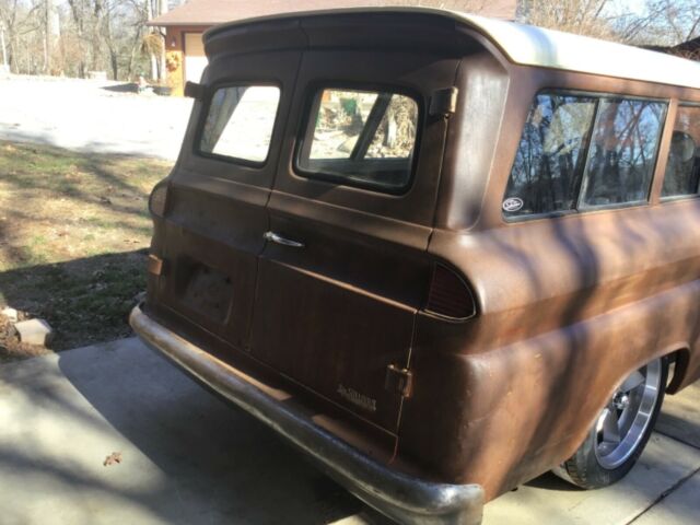 Chevrolet Suburban 1960 image number 4