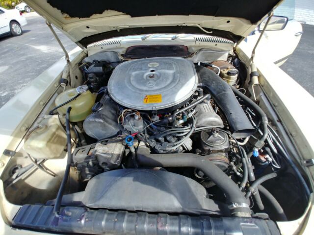Mercedes-Benz SL-Class 1978 image number 10