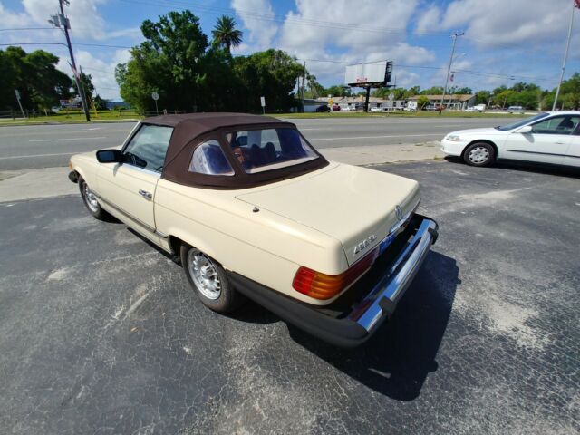 Mercedes-Benz SL-Class 1978 image number 15