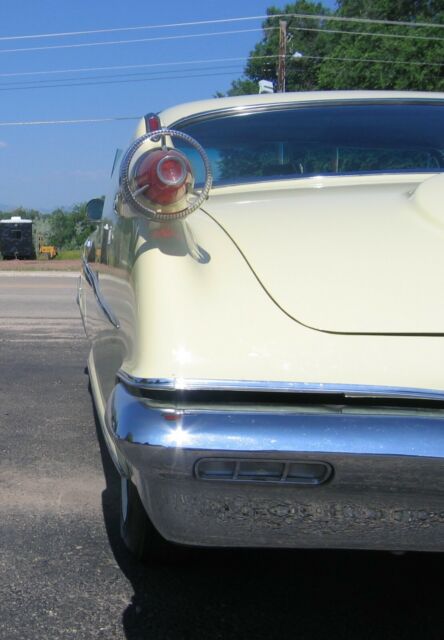 Chrysler Imperial 1960 image number 32