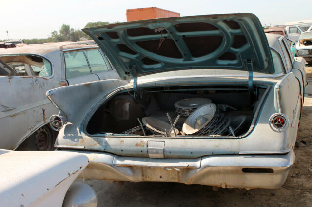 Chrysler Imperial 1961 image number 4
