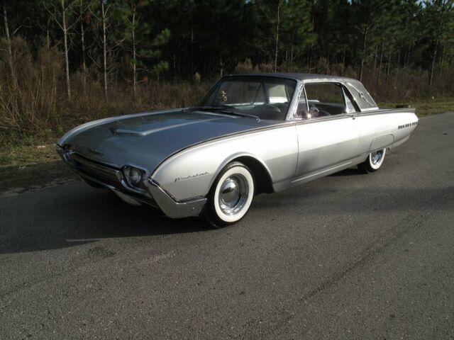 Ford Thunderbird 1962 image number 24