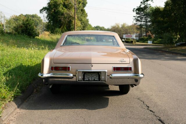 Buick Riviera 1964 image number 3