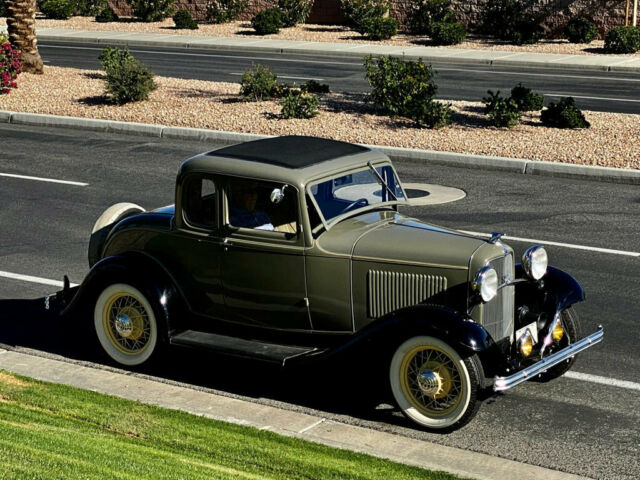 Ford 5 WINDOW COUPE 1932 image number 5
