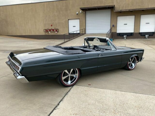 Plymouth Fury 1965 image number 1