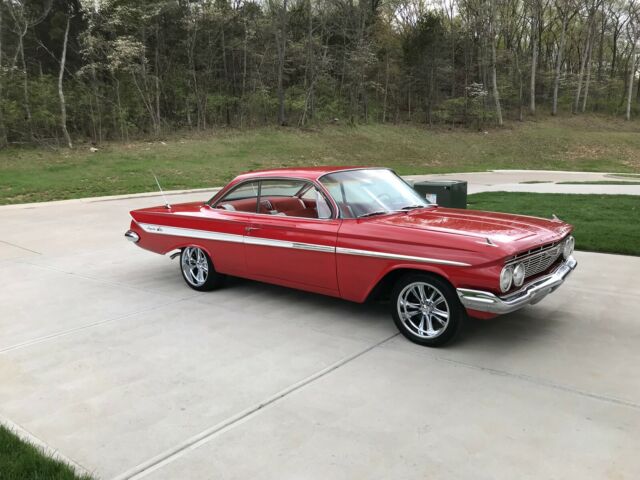 Chevrolet Impala 1961 image number 25