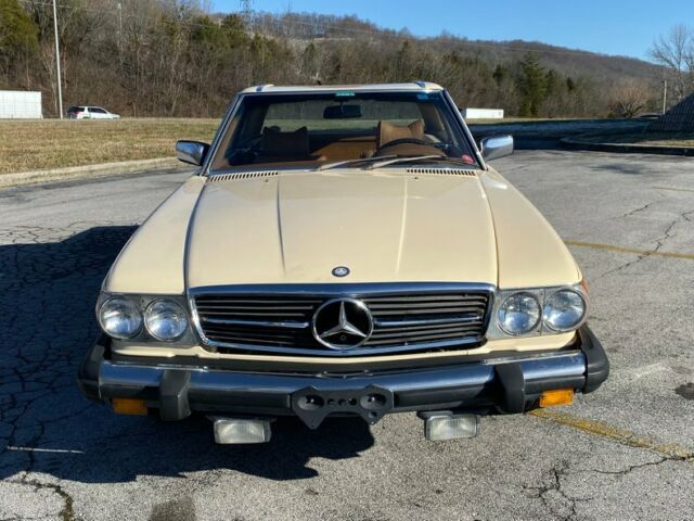 Mercedes-Benz SL-Class 1976 image number 2