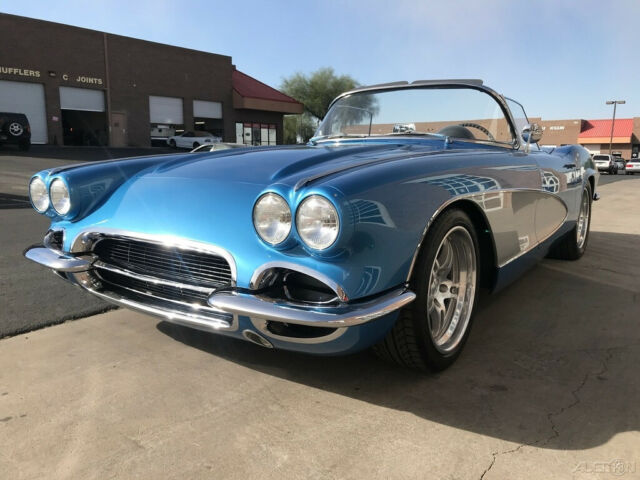 Chevrolet Corvette 1961 image number 22