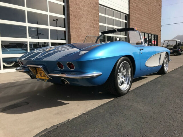 Chevrolet Corvette 1961 image number 4