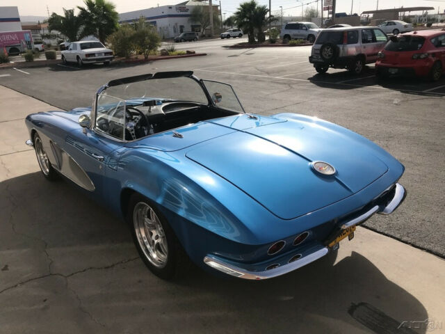Chevrolet Corvette 1961 image number 8