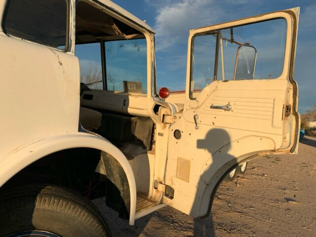 Ford F600 COE 1979 image number 22