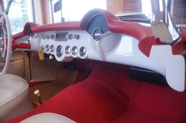 Chevrolet Corvette 1955 image number 11