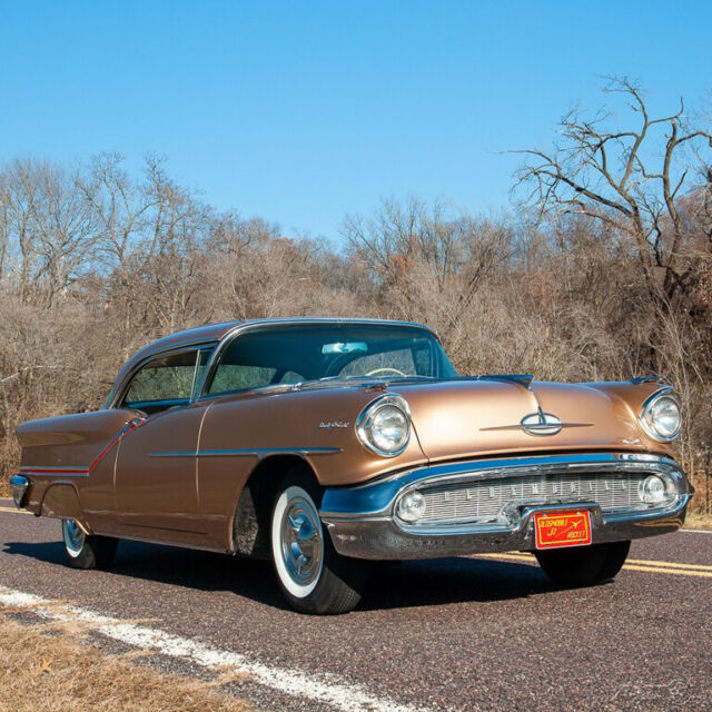 Oldsmobile Starfire 98 Holiday 1957 image number 24