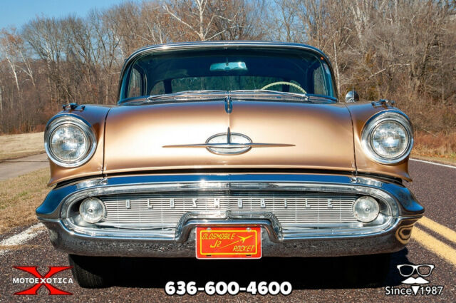 Oldsmobile Starfire 98 Holiday 1957 image number 46