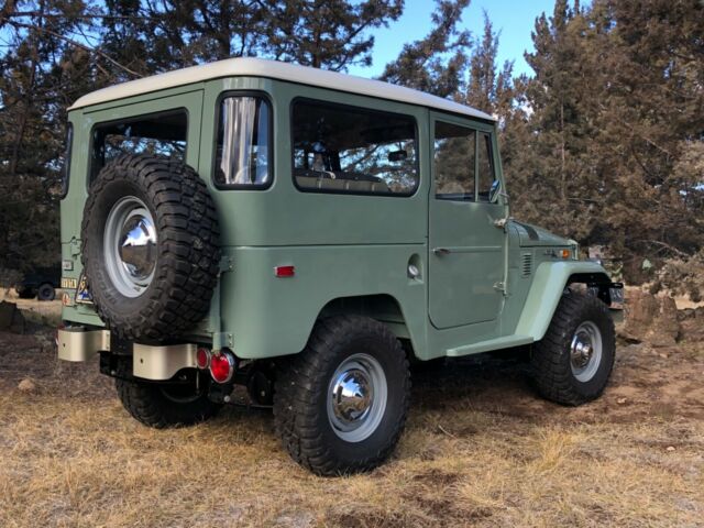 Toyota Land Cruiser 1970 image number 31