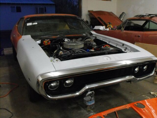 Plymouth Road Runner 1972 image number 27