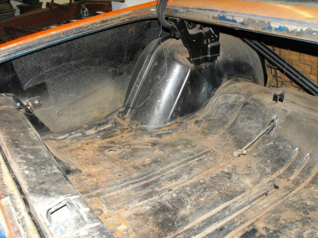 Plymouth Road Runner 1972 image number 29