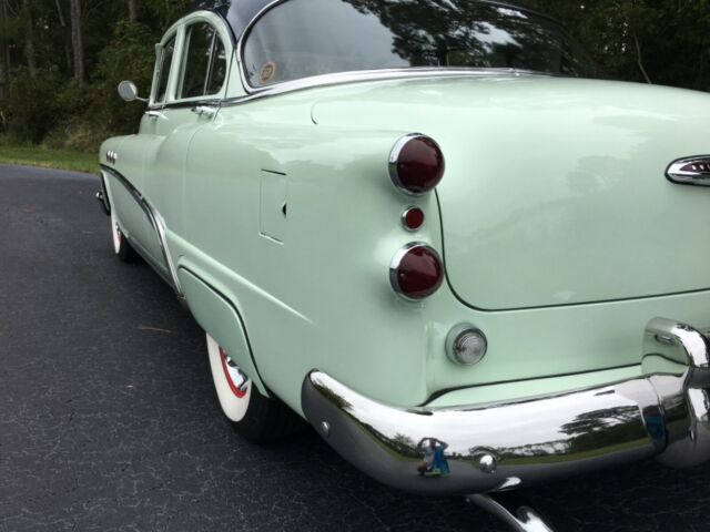 Buick Series 40 1953 image number 38