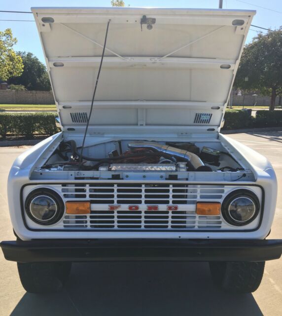 Ford Bronco 1977 image number 16