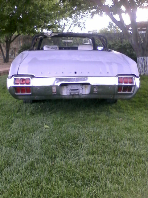 Oldsmobile Cutlass 1972 image number 7