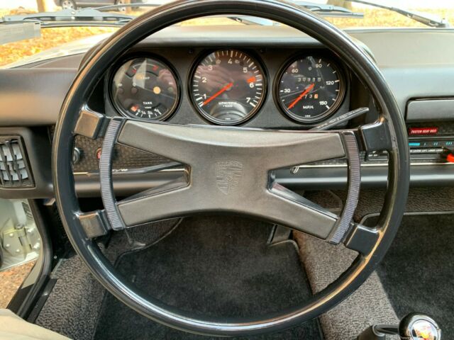 Porsche 914 1975 image number 17