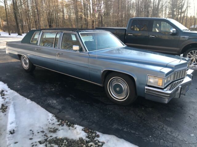 Cadillac Fleetwood 1977 image number 11