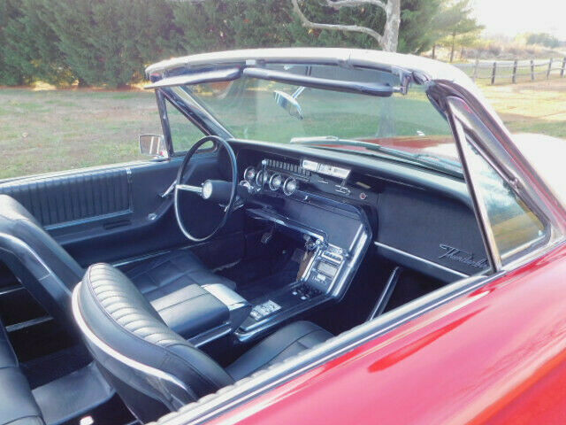 Ford Thunderbird 1966 image number 37