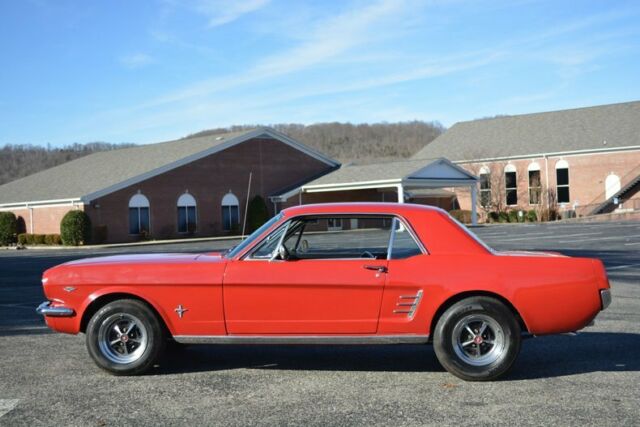 Ford Mustang 1966 image number 10