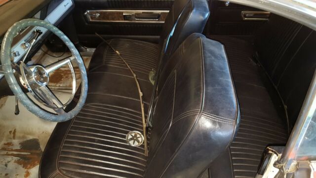 Plymouth Barracuda 1967 image number 2