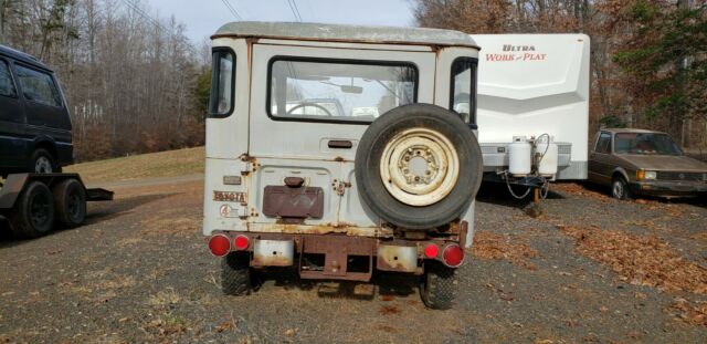 Toyota FJ Cruiser 1971 image number 29