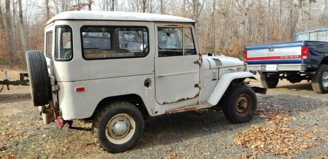 Toyota FJ Cruiser 1971 image number 4