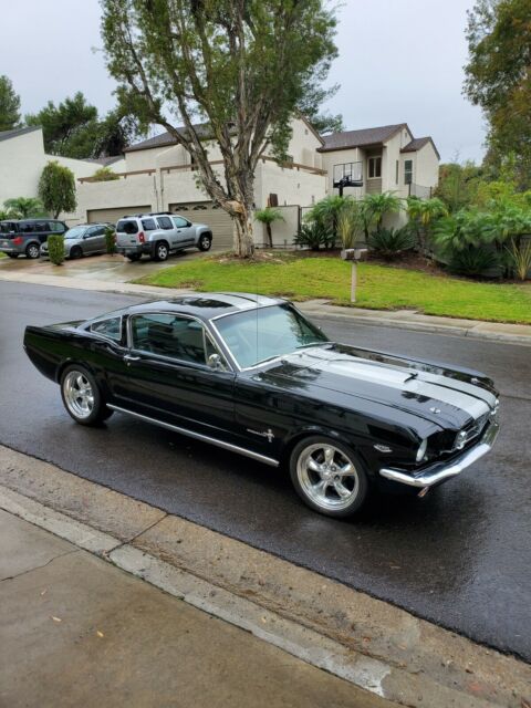 Ford Mustang 1965 image number 10