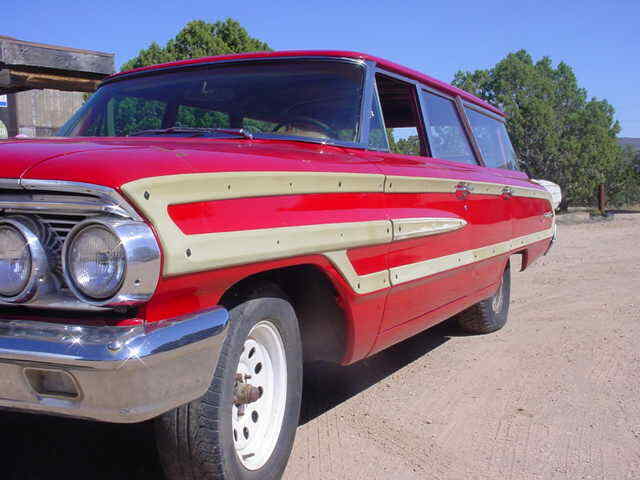Ford Country Squire 1964 image number 16