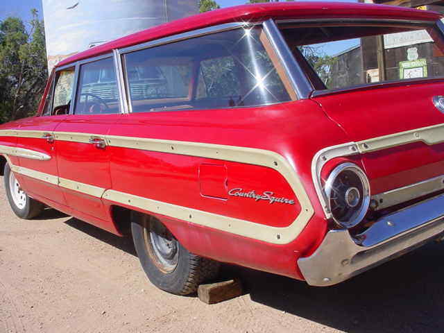 Ford Country Squire 1964 image number 18