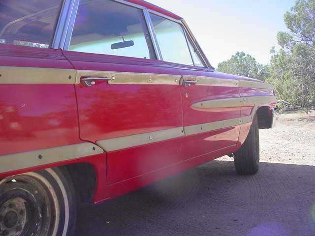 Ford Country Squire 1964 image number 24
