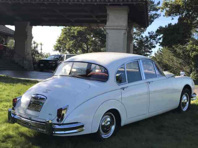 Jaguar 3.8 1962 image number 14