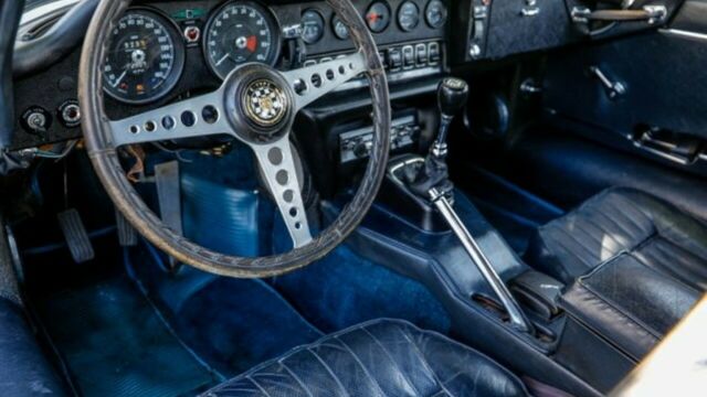 Jaguar E-Type 1971 image number 12