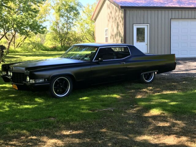 Cadillac DeVille 1969 image number 0