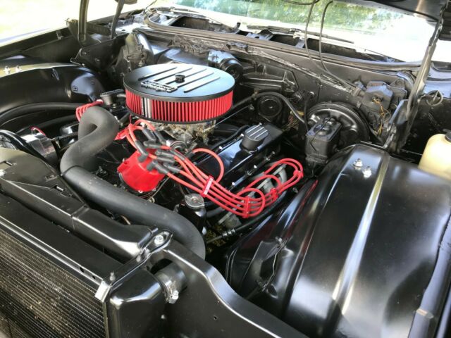 Cadillac DeVille 1969 image number 2