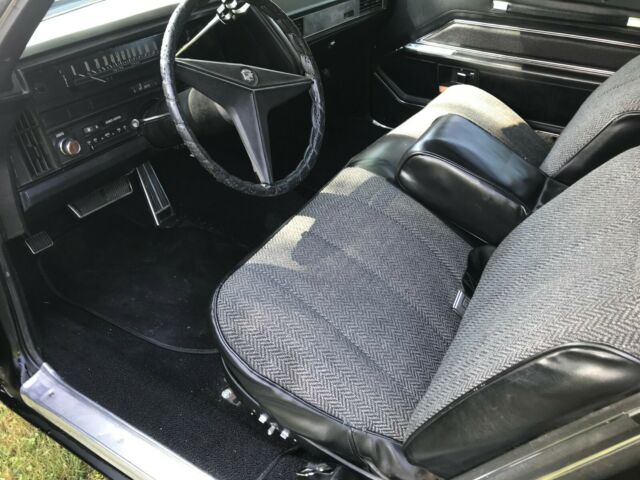 Cadillac DeVille 1969 image number 3