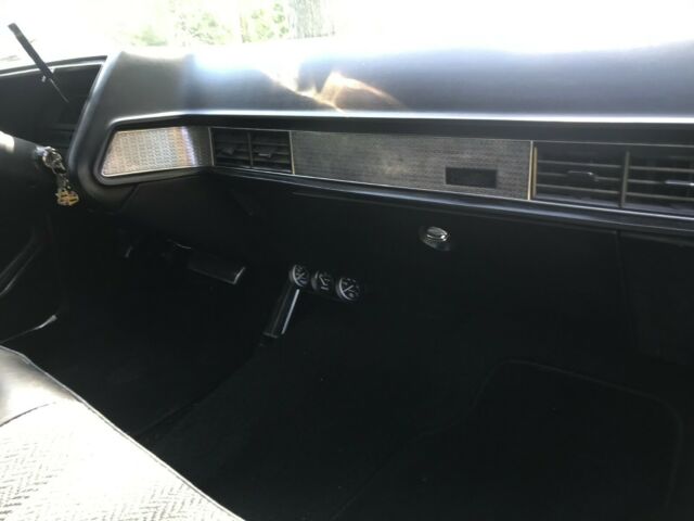 Cadillac DeVille 1969 image number 7