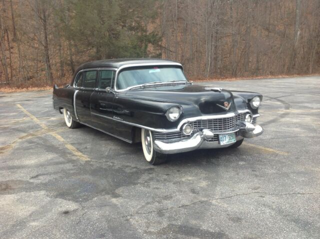 Cadillac Fleetwood 1954 image number 5