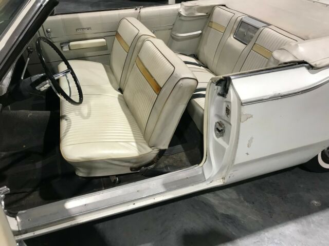 Plymouth Fury 1967 image number 22