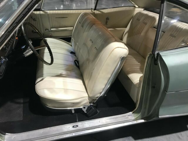Pontiac Bonneville 1965 image number 14