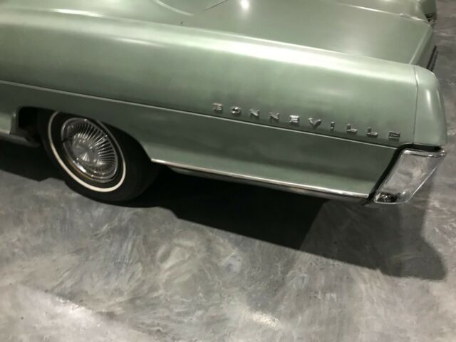 Pontiac Bonneville 1965 image number 15