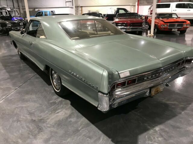 Pontiac Bonneville 1965 image number 16