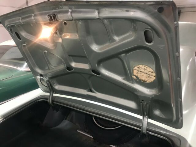 Pontiac Bonneville 1965 image number 42