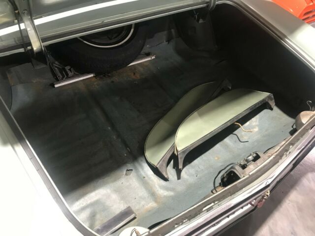Pontiac Bonneville 1965 image number 44